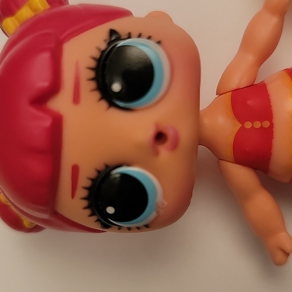 L.O.L. Surprise! Mini Sweets Jolly Rancher Candy Cherry Dazzle Doll - Picture 5 of 6